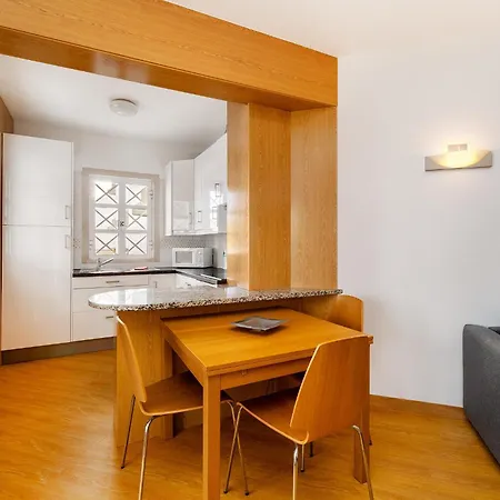 Marina Family - Pool & Garage Apartman